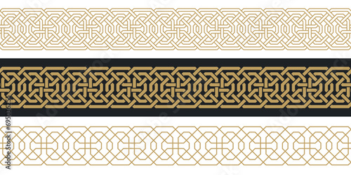 Seamless strokes pattern in authentic arabian style.