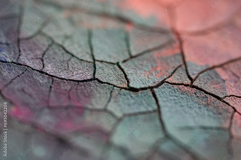 Obraz premium テクスチャー 背景 アブストラクト 乾いた ひび割れ クラック 割れ目 粗い表面 抽象 暗い 土 質感 壁 地面 絵画 絵 雪