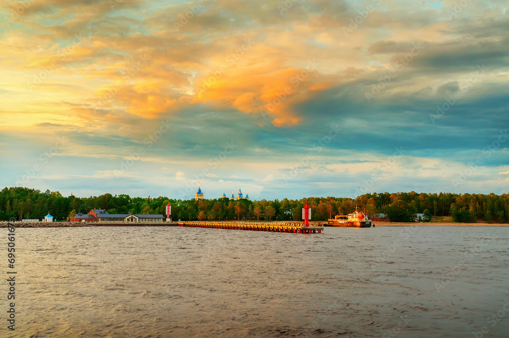 Φωτογραφία View from Lake Ladoga on the pier of Konevets Island