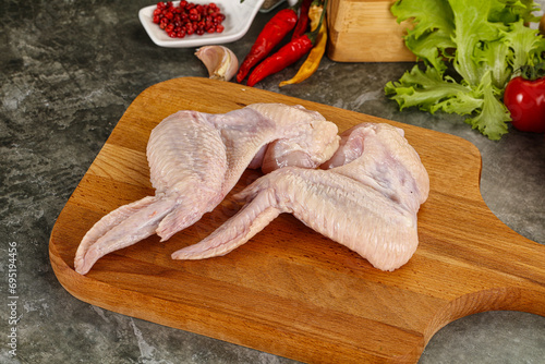 Raw chicken wings foe cooking