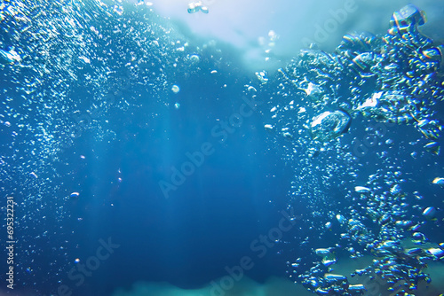 underwater background with bubbles © Alessandro