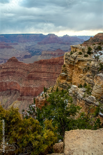 Fotografi Panoramic view of the river valley and red rocks