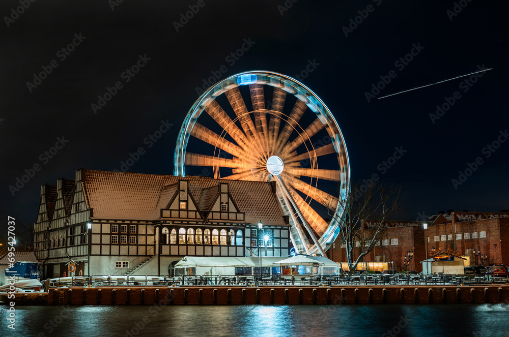 2023-02-04; winter evening embankment Ferris wheel Gdansk Poland