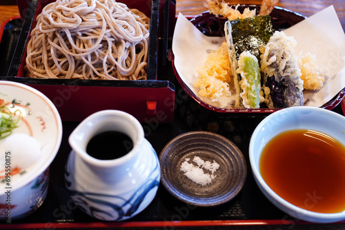 天ざる蕎麦　ざる蕎麦と天ぷらの盛り合わせ photo