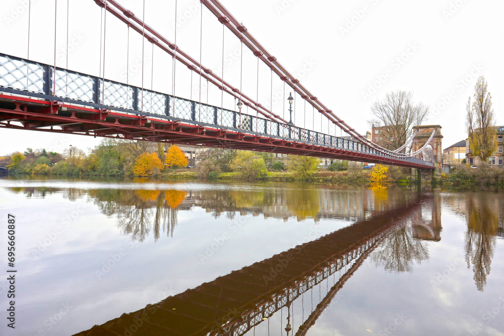 Fototapeta premium reflection of the river clyde footbridge in glasgow