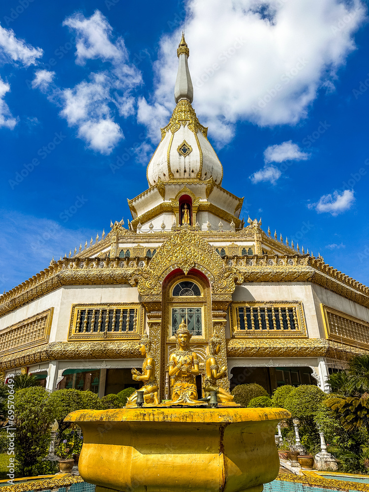 Phra Maha Chedi Chai Mongkhon in Roi Et, Thailand
