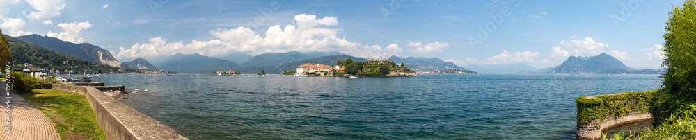 Isola Bella Insel auf dem Iseosee Italien See und Bergpanorama, Borromäische Inseln, Lago Maggiore
