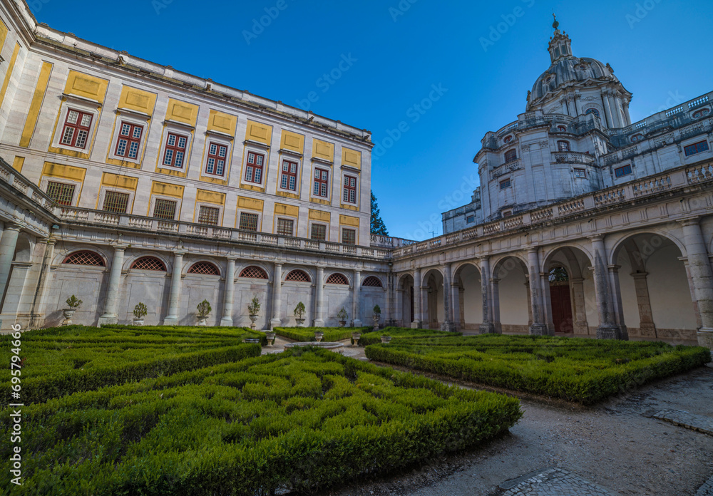 Cloître du monastère de Mafra, Portugal