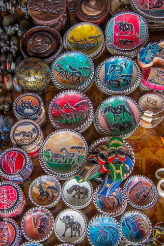 Lovely travel souvenirs available at a kiosk in South Africa © Gilles Rivest