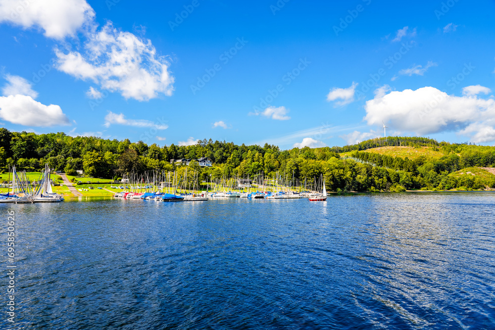 Φωτογραφία View of the Biggesee near Attendorn in the Olpe district with the surrounding nature