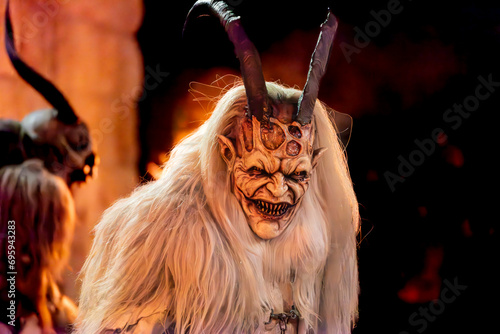 Obraz na płótnie Krampus w salonie