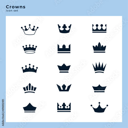 Ensemble d'icônes de couronne. Collection d'illustration vectorielle de couronnes de rois et rennes.  Silhouette, icône éditable