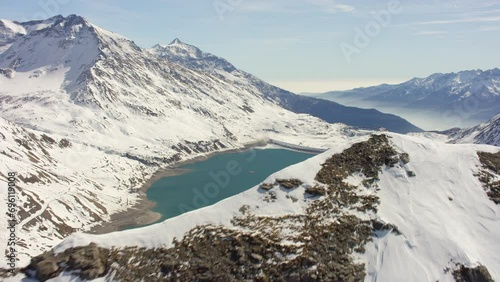 vue aérienne du lac du mont cenis photo