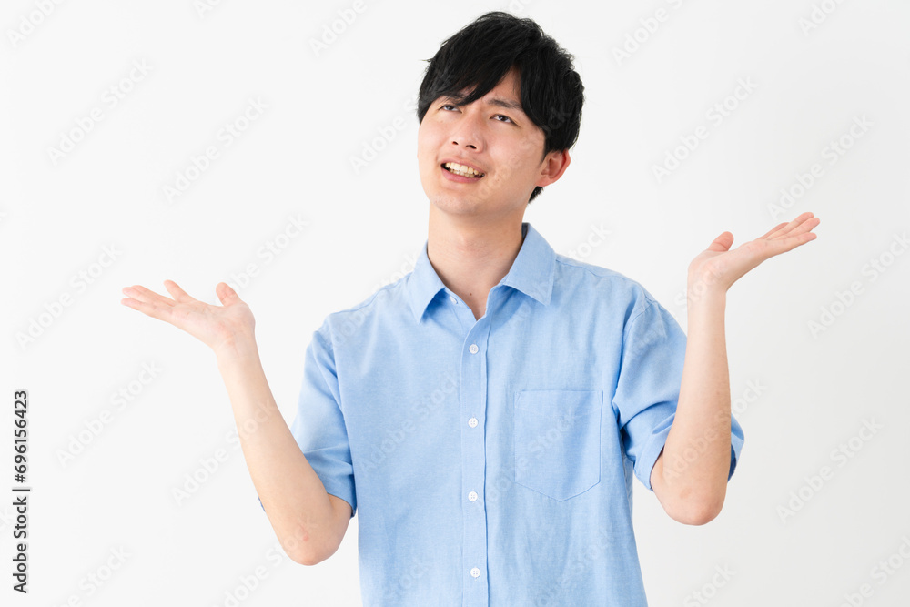 私服姿の若い男性 ライフスタイルイメージ 私服姿の若い男性 ライフスタイルイメージ