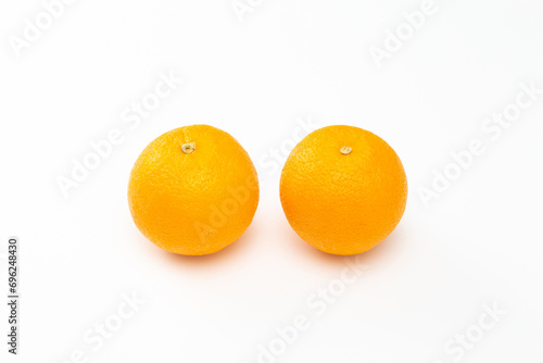 白背景にネーブルオレンジ