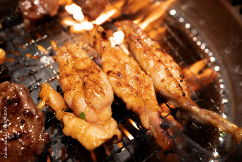 ロースターで焼くジューシーな鶏肉【せせり】