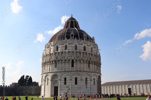 Vászonkép Das Baptisterium in Pisa auf der Piazza dei Miracoli, Italien