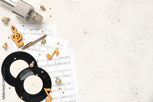 Composition with vinyl disk...