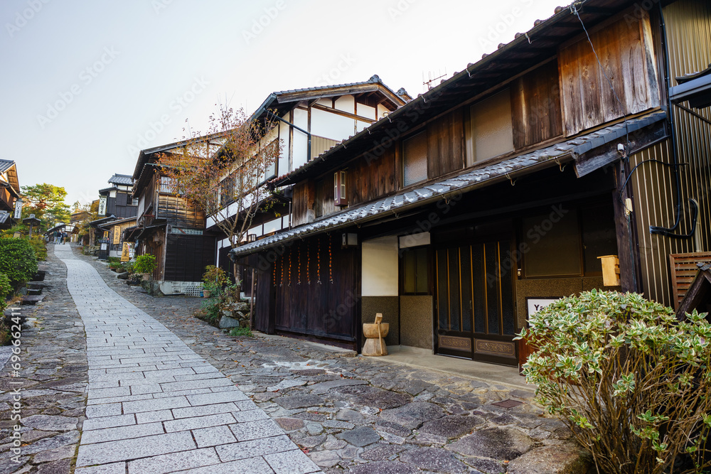 秋の馬籠宿の風景