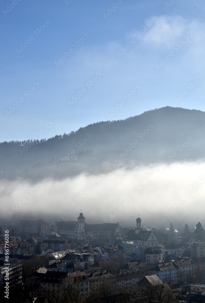 Der Osten von Freiburg im Nebel
