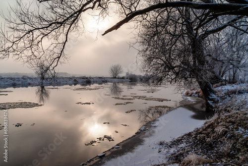 Obraz na płótnie Podlaskie rzeki zimą, Nareśl, Narew, Biebrza, Polska w salonie