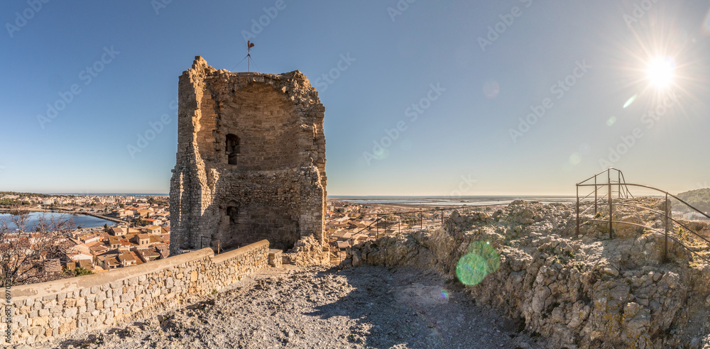Panorama de la tour Barberousse à Gruissan (Aude, France)