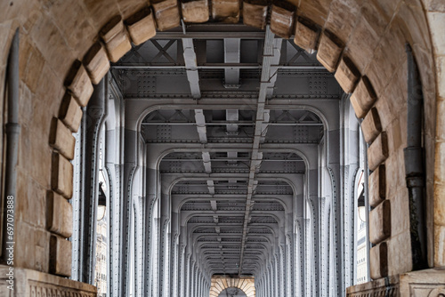 Horizontal perspective of the structure of the Bir Hakeim bridge in Paris photo