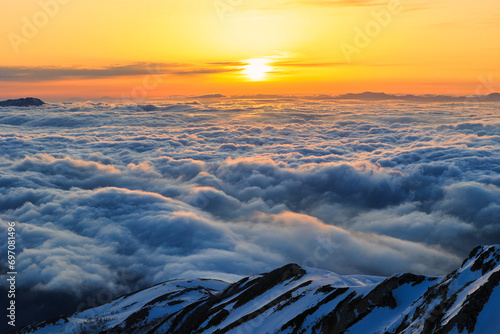 唐松岳から眺めた朝焼けの雲海