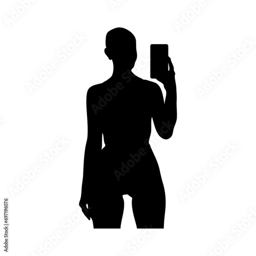 Silueta de mujer desnuda de pie haciendo una foto selfie en el teléfono en el espejo para las redes sociales