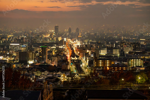 Wallpaper Mural 夕暮れにつつまれた大都会の風景　大阪府東大阪市 Torontodigital.ca
