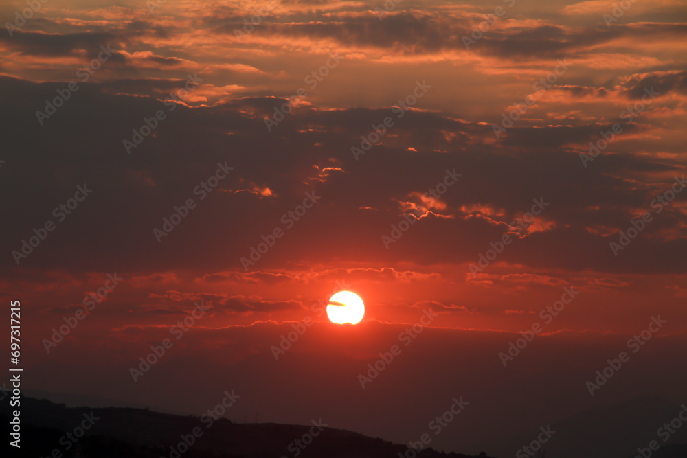 Fototapeta premium beautiful golden sunset sky landscape