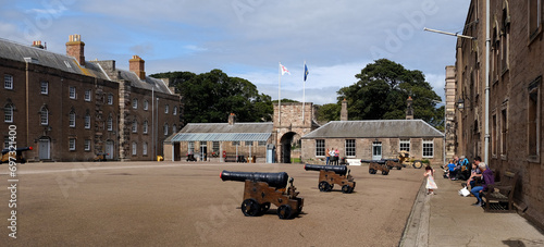 Quadro su tela The barracks at Berwick-upon-Tweed, also known as Ravensdowne Barracks, are the largest and finest barracks built in England in the early 18th century