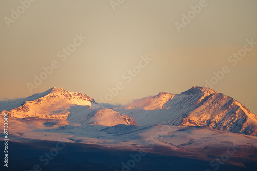 Fotografija sunrise in the mountains