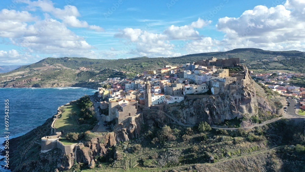 survol de la Sardaigne en Italie vers Castelsardo	