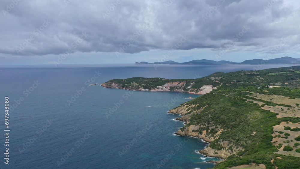 survol des plages de capo caccia au nord de la Sardaigne en Italie vers Alghero survol des plages de capo caccia au nord de la Sardaigne en Italie vers Alghero