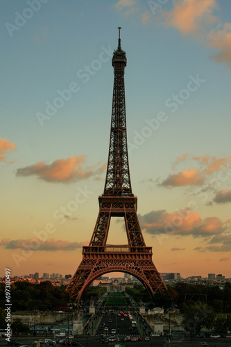 Eiffelturm in Paris bei Sonnenuntergang © Rouven