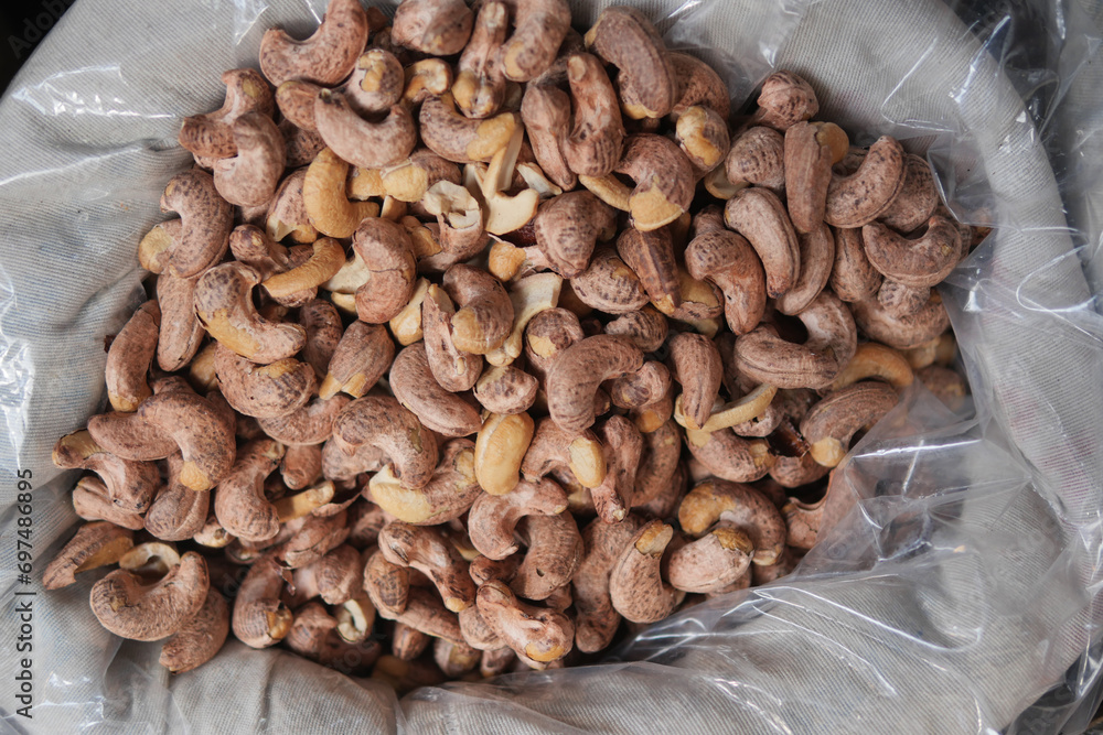 Obraz premium cashew nuts selling at local market in istanbul 