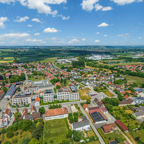 Mertingen im Landkreis Donau-Ries von oben, Blick üver den Ort nach Norden Richtung Donauwörth