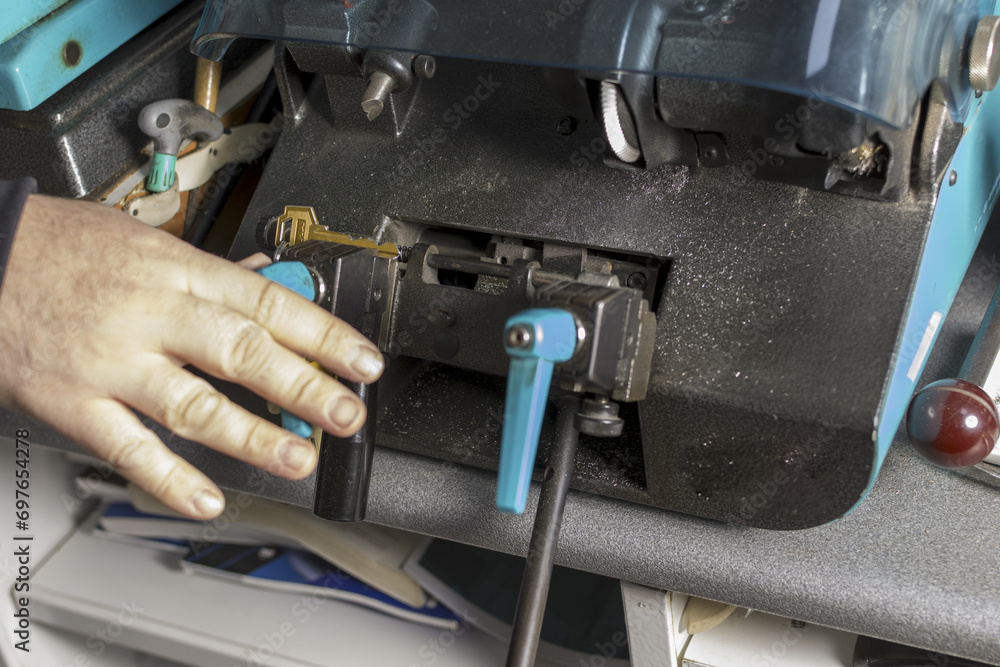 Locksmith key maker tools Locksmith key maker tools