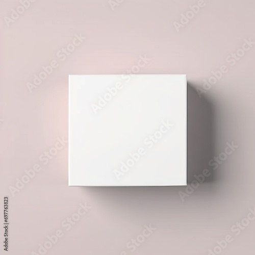 una caja blanca en medio de un plano blanco