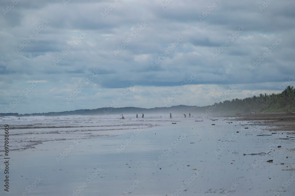 Atardecer en playa Las Lajas en Panama 