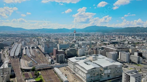 京都駅と京都タワーを空撮
 photo