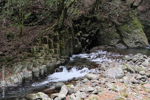 川津七滝の柱状節理　静岡県河津町　Columnar joints of Kawazu Nanataki Waterfall Kawazu Town, Shizuoka Prefecture photo