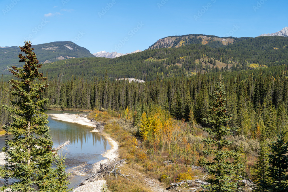 Kanada, Fluss, Wälder und Berge
