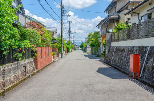 Obraz na płótnie 住宅街の道路 w salonie