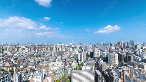 青空広がる東京都心の街並タイムラプス　2023 photo