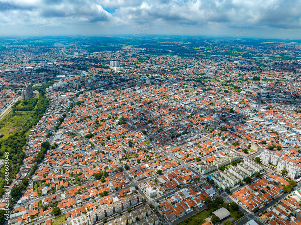 Imagem aérea dos bairros Campos Elíseos, Paulicéia, Jardim Londres, Vila Perseu em Campinas, São Paulo. 