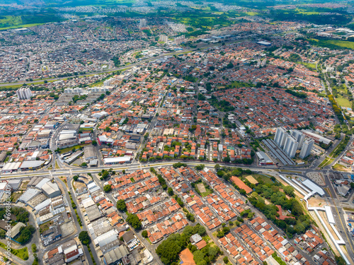 Imagem aérea dos bairros Campos Elíseos, Paulicéia, Jardim Londres, Vila Perseu em Campinas, São Paulo. 