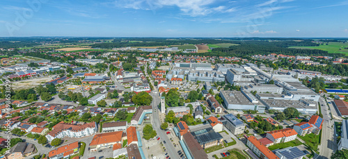 Die Europastadt Traunreut im oberbayerischen Landkreis Traunstein von oben photo