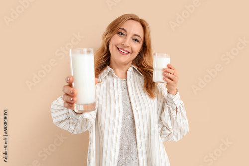 Mature woman with glasses o...